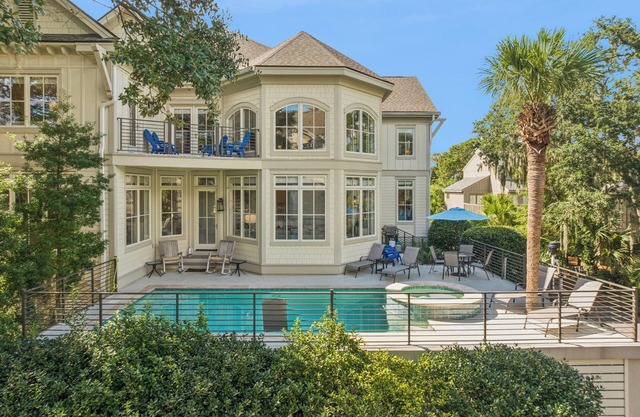 20 Knott's Way @ North Forest Beach | Luxury Retreat | Steps from the Beach | Loaded with Amenities