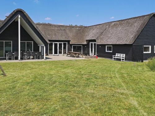 20 person holiday home in R m