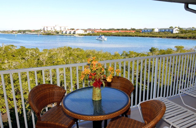 200+ Reviews! Gulf Retreat I: Amazing views, luxury comfort, steps to beach
