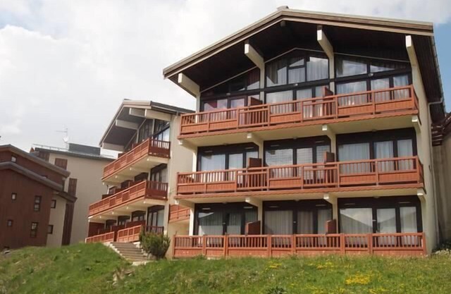 200m from ski slopes, 2nd floor, view valley, tv, ski locker, 25m², La Rosière