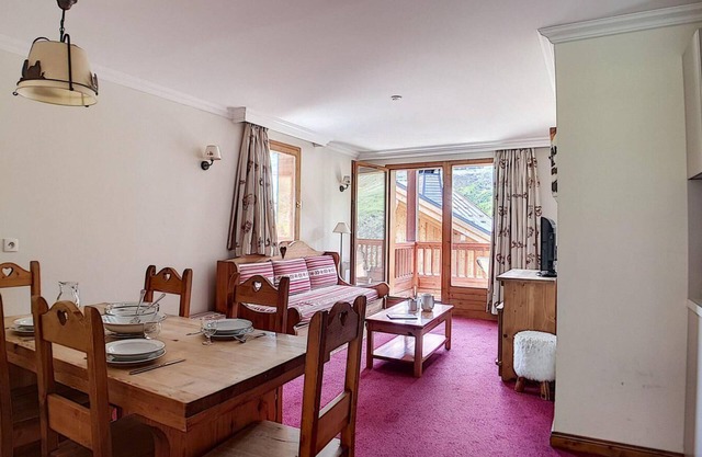 200m from ski slopes, 1st floor, fitness, balcony, tv, 50m², Les Menuires