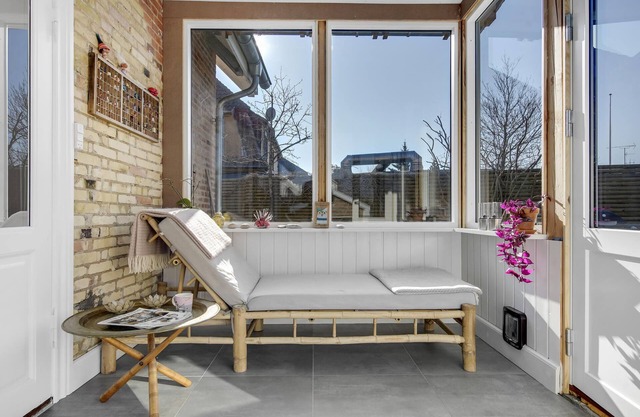 2020 Renovated cottage from 1931 in excellent location near many attractions.