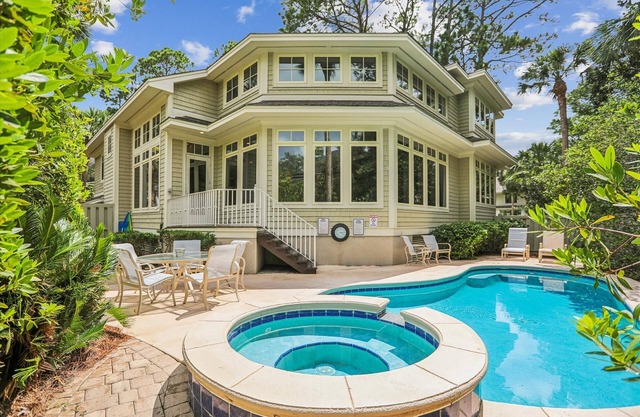 21 Ruddy Turnstone ~ Beautiful 5br Home, 3rd Row from the Beach in Sea Pines!