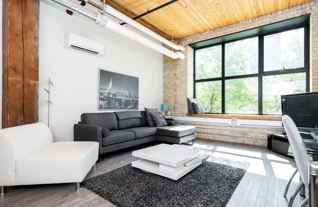 (211) Market Ave Exchange District +Entire 2BR 1BATH+ Fast Wifi (139)
