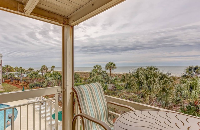 217 Breakers- Direct Oceanfront with Pool & Kiddy Pool