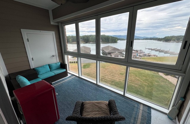 #224 Mariners 2 Bedroom condo