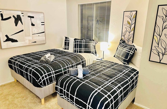 23 Minutes To Tesla, 9 Beds
