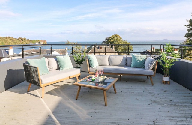 23 SEASIDE PLACE, family friendly, with open fire in Aberdour