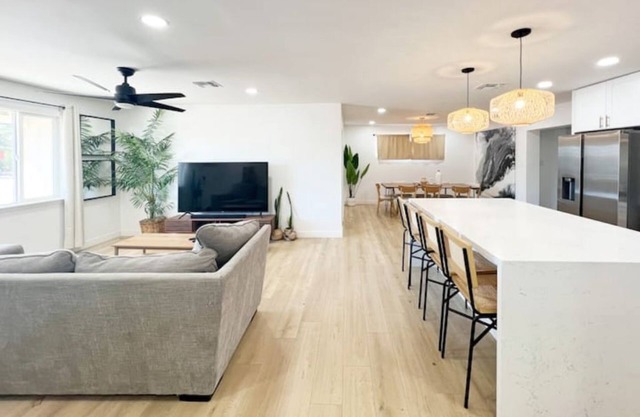 2300 Sq Ft Scottsdale Home, Option to heat pool