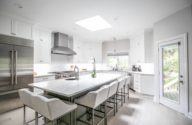 235 Glen Abbey ~ Spacious 5 Br Near Beach ~ Last Minute Special!