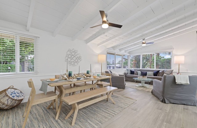 237 Delray Luxe: 4BR Villa w/Heated Pool + Beautiful Outdoor Living Space
