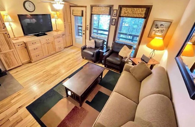 24 Mountain Crest, Snowshoe, WV - Rustic Retreat