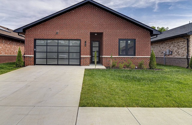 25 Mins Downtown Nashville - New Modern Single Home Near Old Hickory Lake