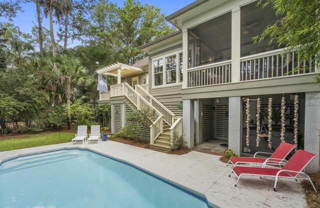 253 Governors: Private Pool and Hot Tub, $250 Beach Gear/Bike Credit