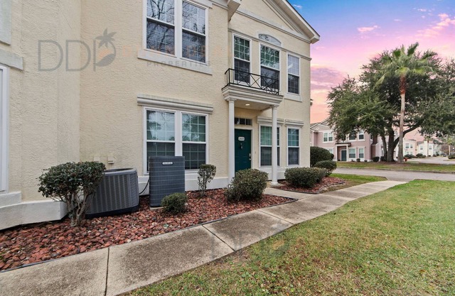 2601v Merman Hideaway Just a short walk to the beach.