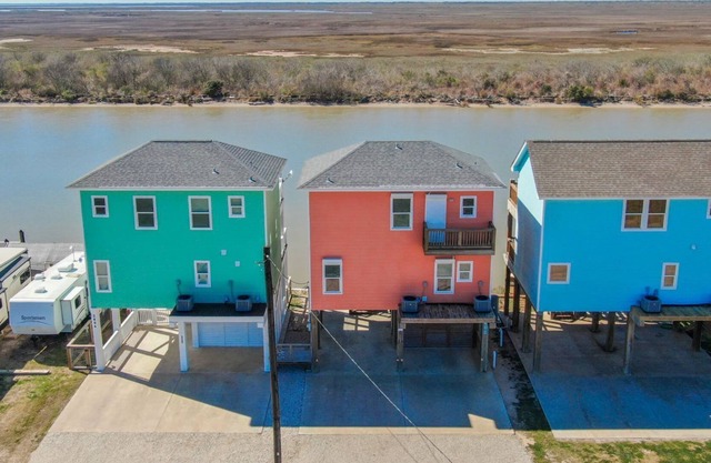 2602 Beach Road - Colorado River in Matagorda