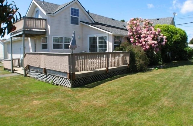 2700 sq/ft Brookings Estate 2 Mstrs, Game Room. We host traveling Nurses