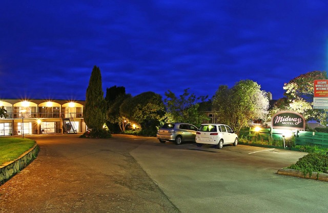 289 Midway Motel