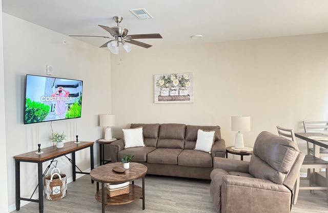 2A haven apartment in the center of Huntsville.