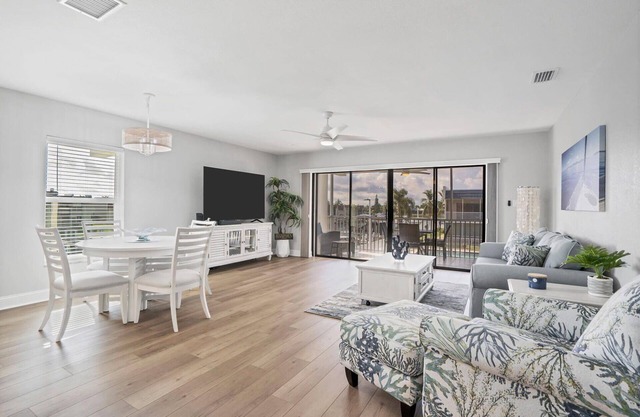 🥇 2bd condo with Canal access to Charlotte Harbor (CH1121)