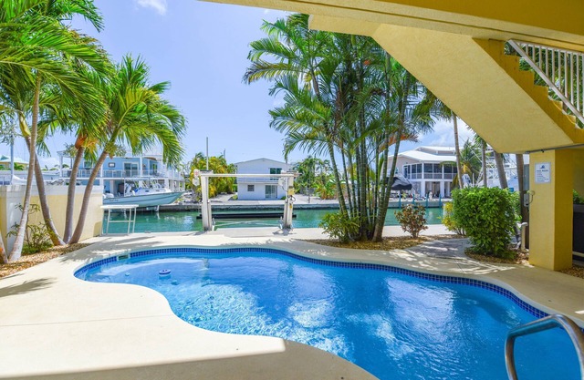 2bed/2bath Summerland Key Canal front perfection with pool