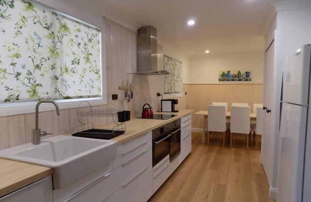 2Bed Creekland Cottage by Twodogfolly