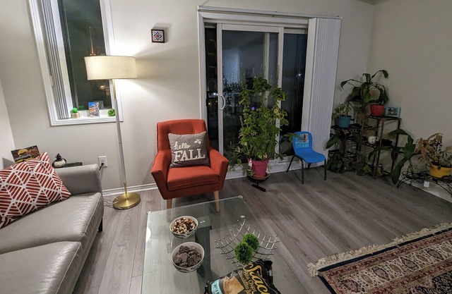 2Bed spacious apartment in the heart of Mississauga - 5mins from major highway
