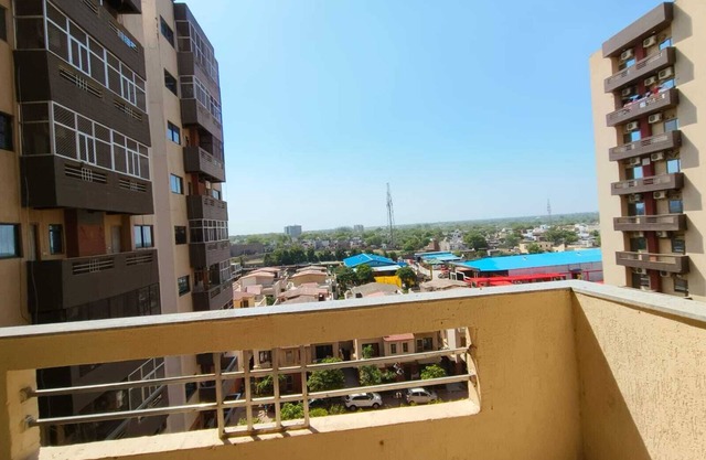 2bhk fully furnished flat near all famous temple