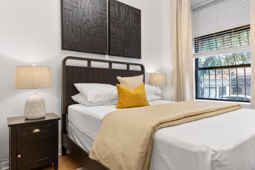 2BR and 2BA in Historic Brownstone near Subway