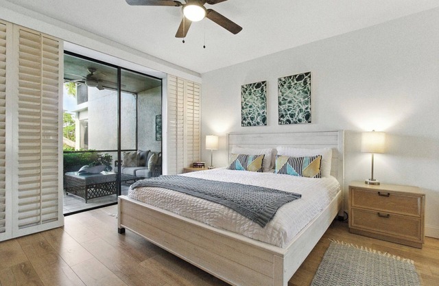 2BR Condo - Pool - Balcony & Prime Location!