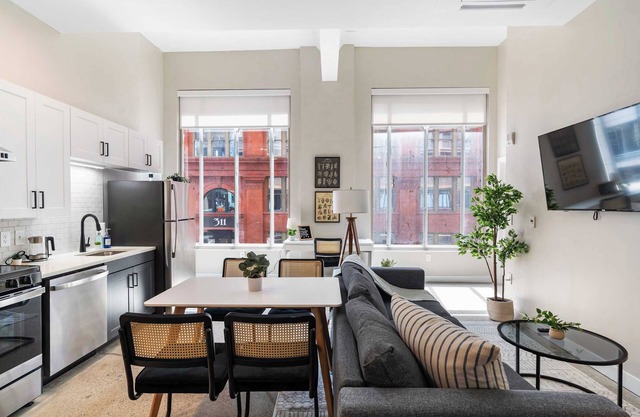 2BR CozySuites OTR Downtown #12