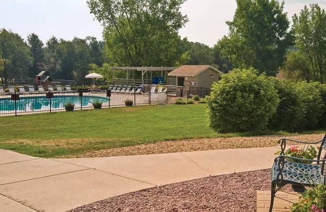 2br Deluxe Condo in Wilderness Setting!