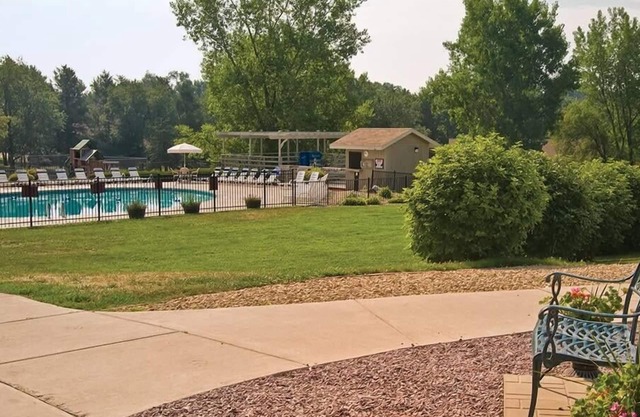 2br Deluxe Condo in Wilderness Setting!