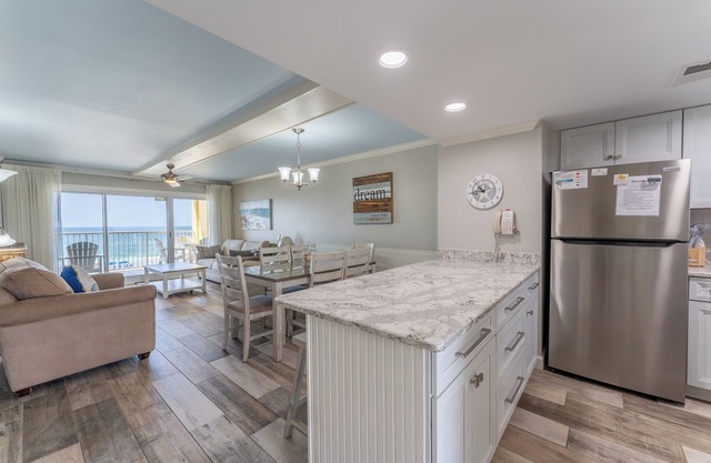 2BR Driftwood Towers, Direct Oceanfront –Completely Remodeled, West Beach Blvd.