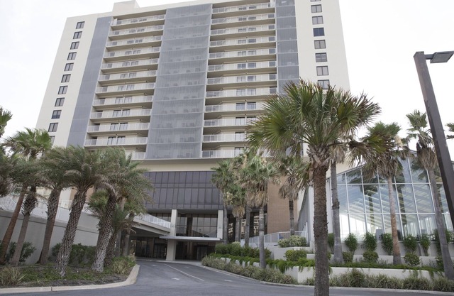 2BR Highrise Condo on the Beach