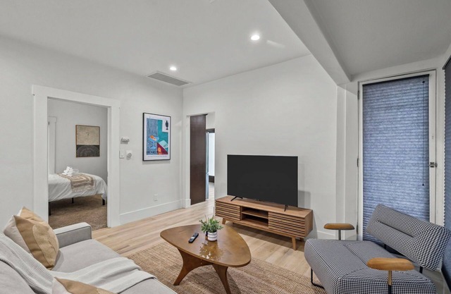 2BR Homey Cottage near Rosebowl - Free Parking