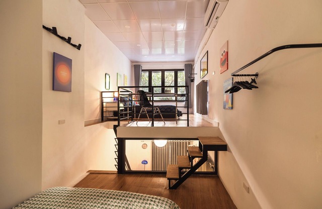 2BR Loft with Balcony & 100" Projector in Old Quarter, 600m to Hoan Kiem Lake