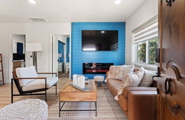2BR Luxury Stay Near LAX, SoFi & local Beaches