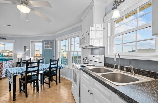 2BR Oceanview House in Surf City, NC - Almost Oceanfront