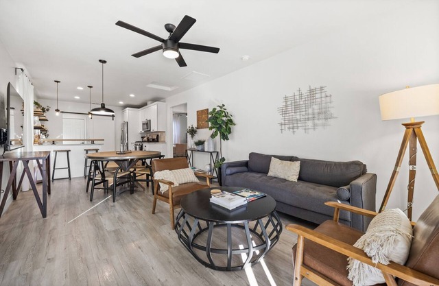 2BR Urban Retreat w/Netflix & Laundry, near DT Sac