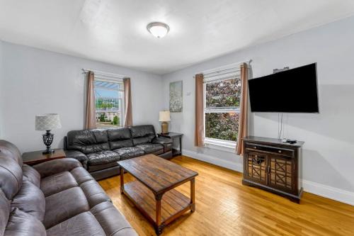 2nd Base Apt 2 All Star Baseball Rentals