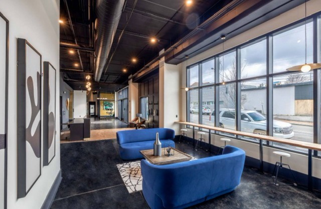 2nd-floor downtown condo near top attractions with balcony, rooftop lounge, gym