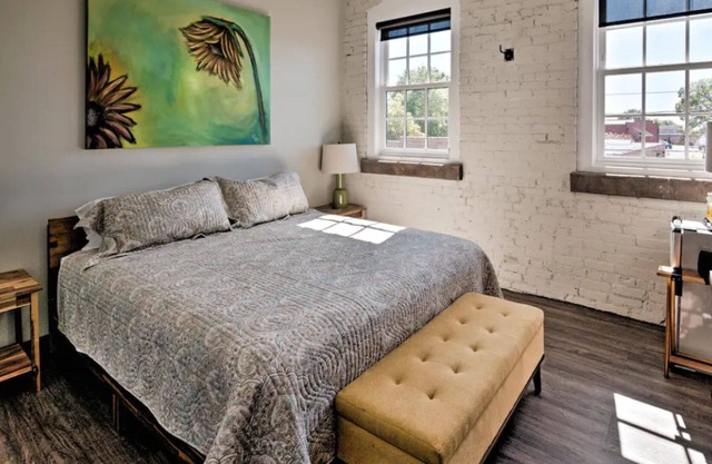 2nd Street Inn Room #11
