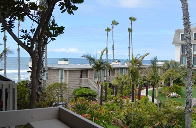 2nd unit in from the ocean in D building-Newly Remodeled-Shows Like a Model Home