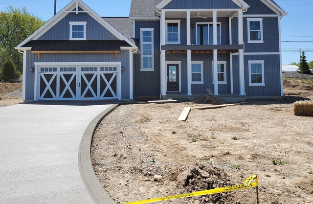 3,000 s.f. house with large balcony overlooking Lake Erie Harbor inlet