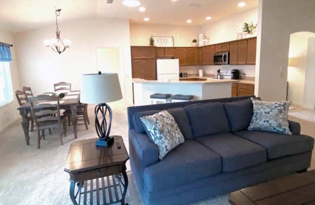 3/2 Courtyard Villa w/Golf Cart and Fenced yard. Walk to Brownwood!