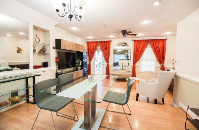 3 Bd 1.5 Ba Glorious & Convenient DC 30 min metro