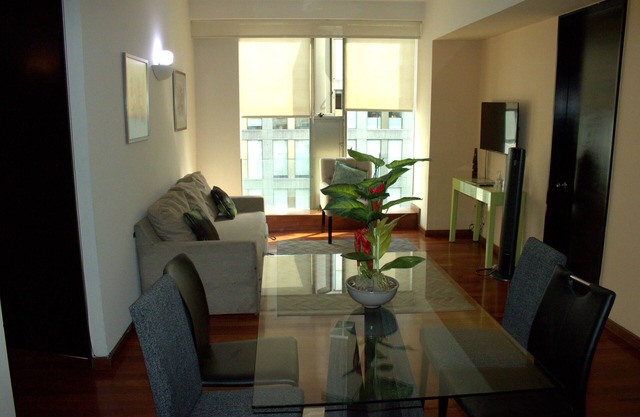 3 BDRM Historic Center, Bright Quiet 1027