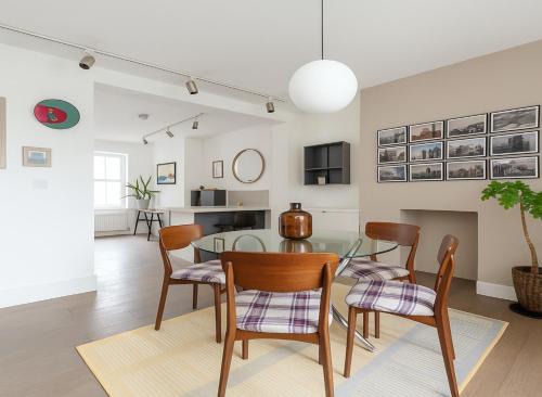 3 Bed Balcony Flat in Nine Elms