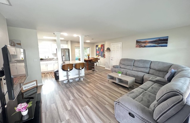 3-bed home near BuschGarden, USF, RJ Stadium, Zoo, Aquarium, beach, trails